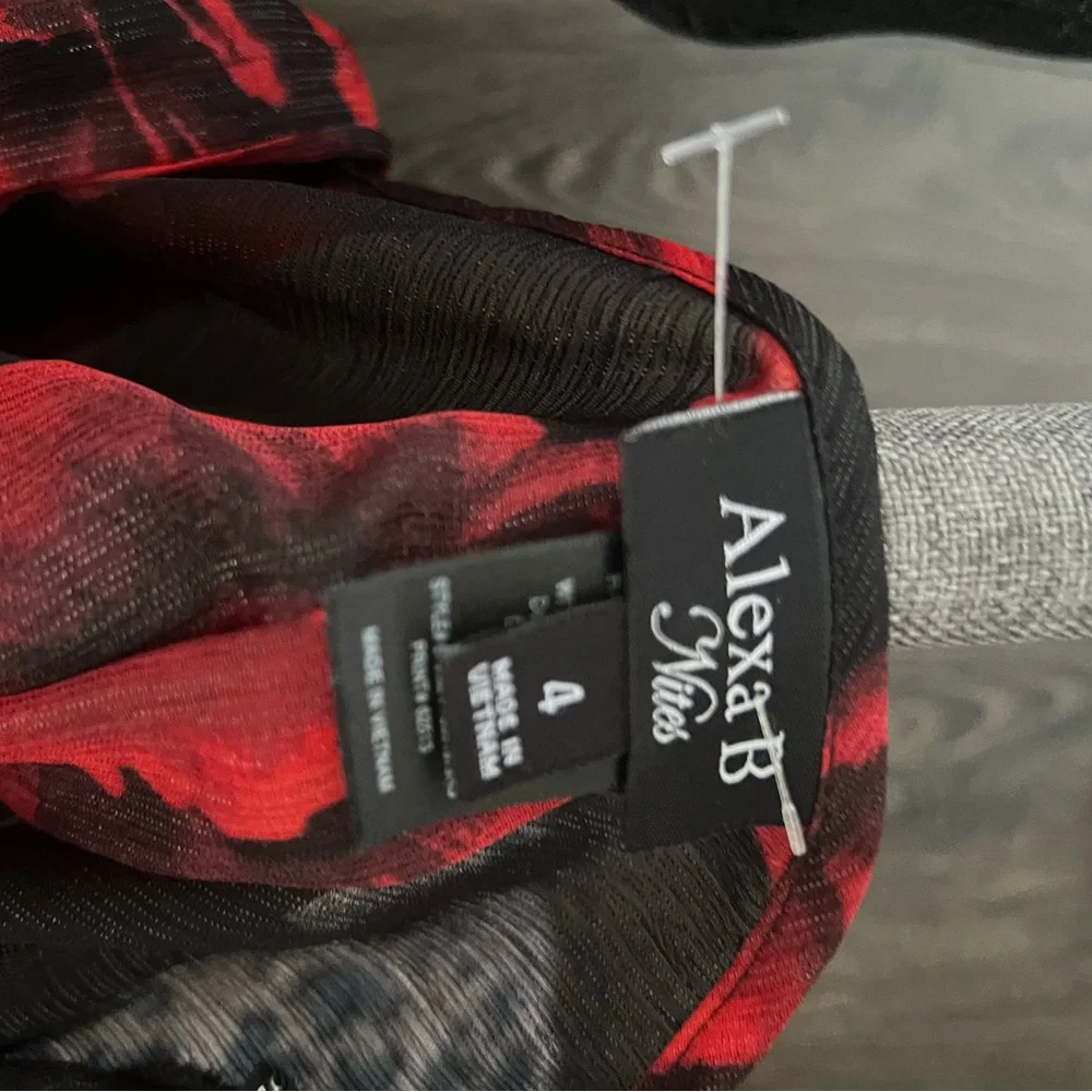 Red and Black Bishop Sleeve Maxi Dress for Weddings - Picture 11 of 11